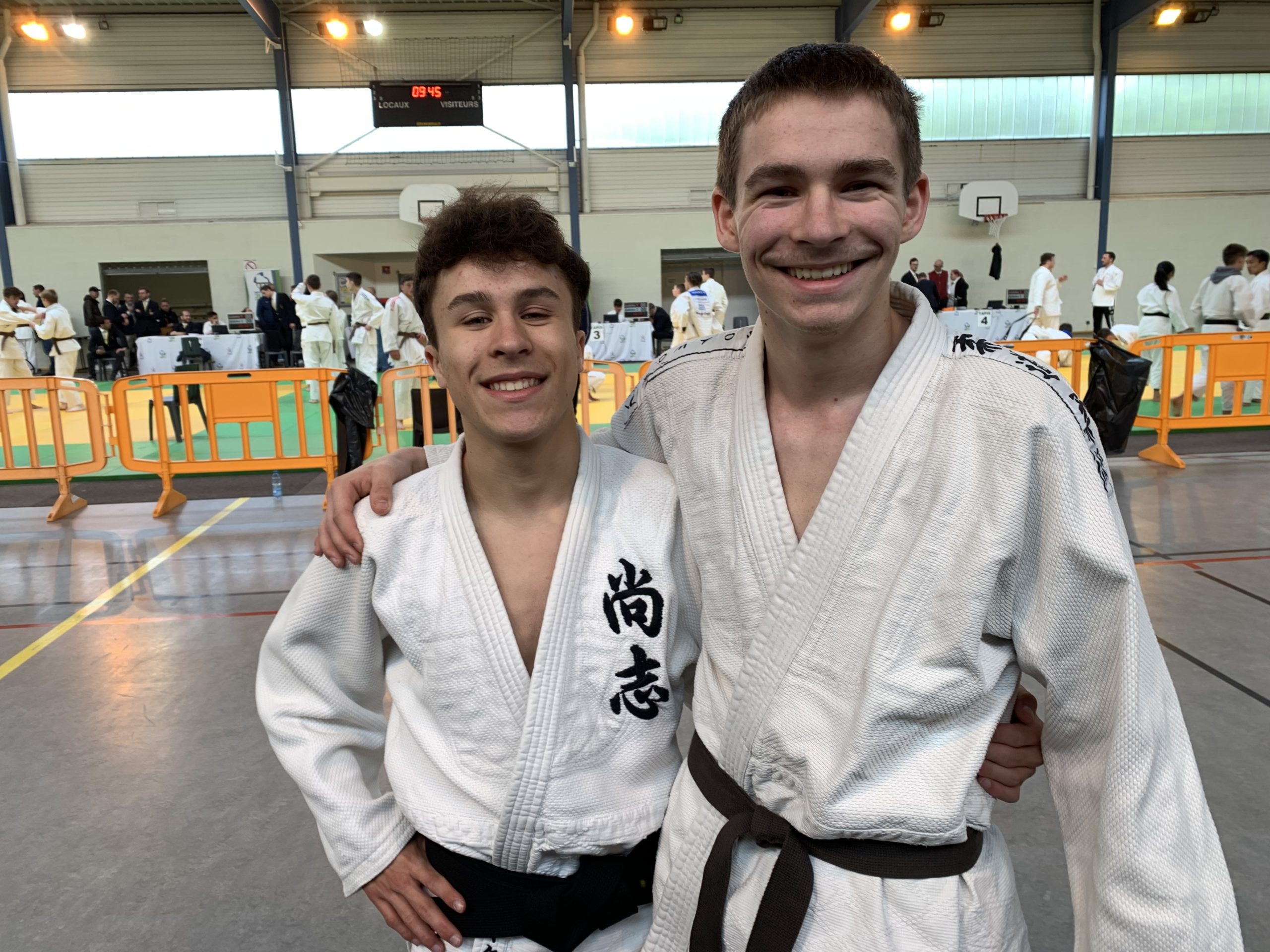 Oscar Derossi et mathieu Poumaere en piste pour la 2D