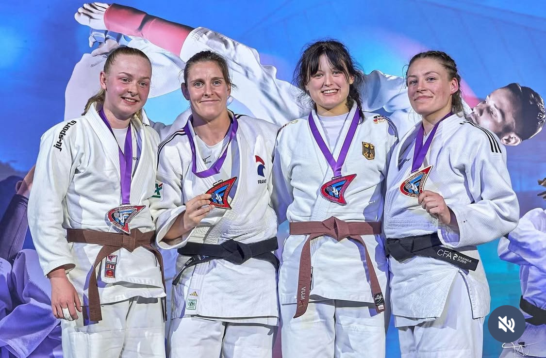 Tournoi de Paris Jujitsu Fighting: Laura en Bronze